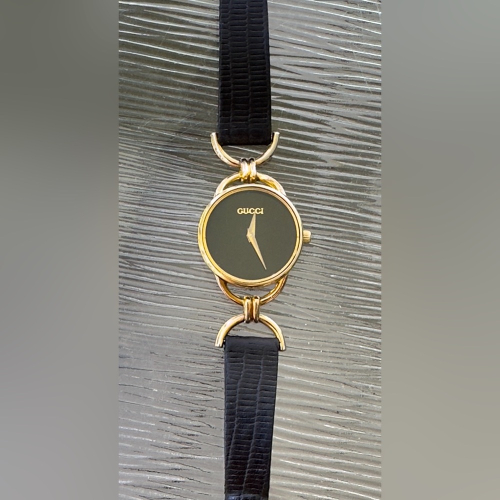 Gucci Gold & Black Watch 6000L vintage women’s leather watch